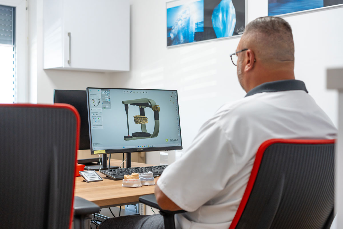 CAD/CAM-Arbeitsplatz im Fachlabor Verseck